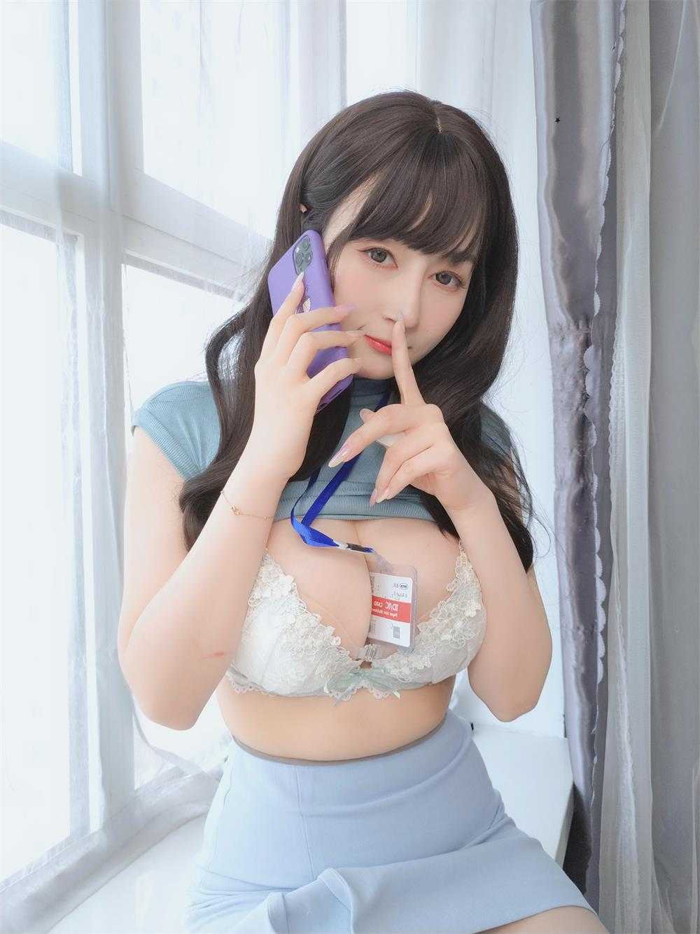 白银81 - 巨乳の後輩[183P/7V/1G]（1